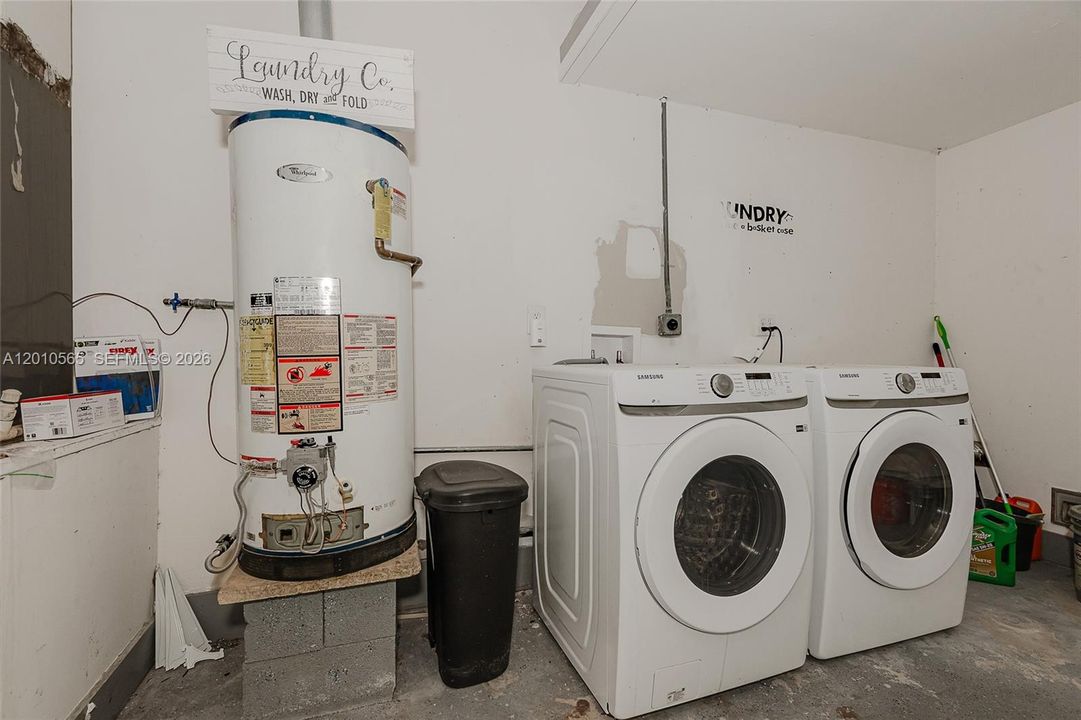 En Renta: $4,000 (4 camas, 2 baños, 1360 Pies cuadrados)