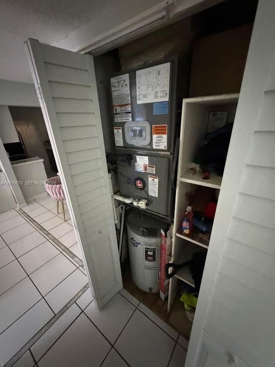 На продажу: $180,000 (2 спален, 2 ванн, 880 Квадратных фут)