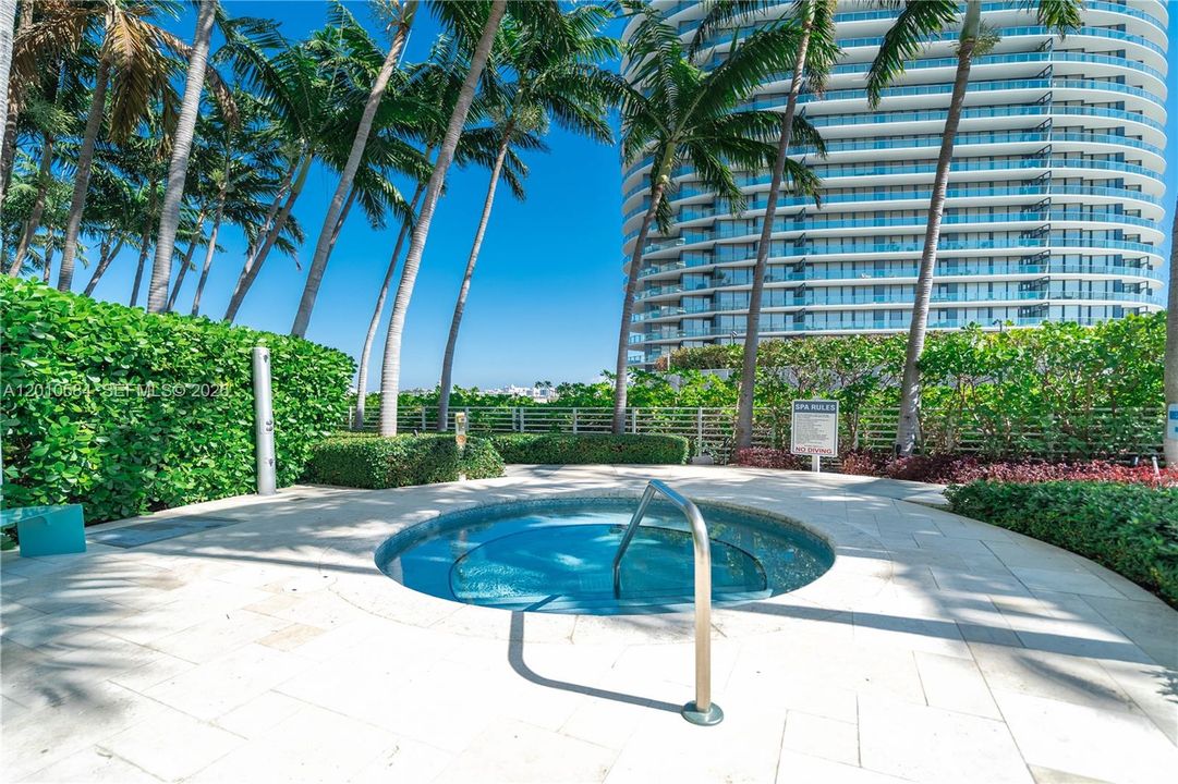 Active With Contract: $5,000 (1 beds, 1 baths, 776 Square Feet)
