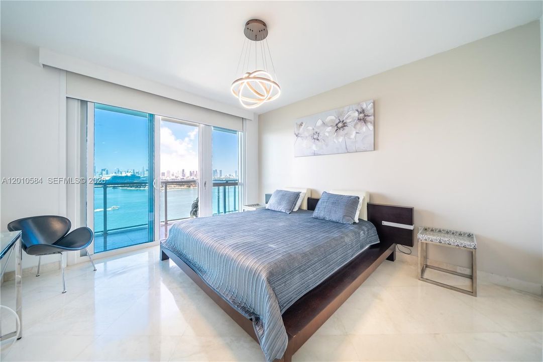 Active With Contract: $5,000 (1 beds, 1 baths, 776 Square Feet)