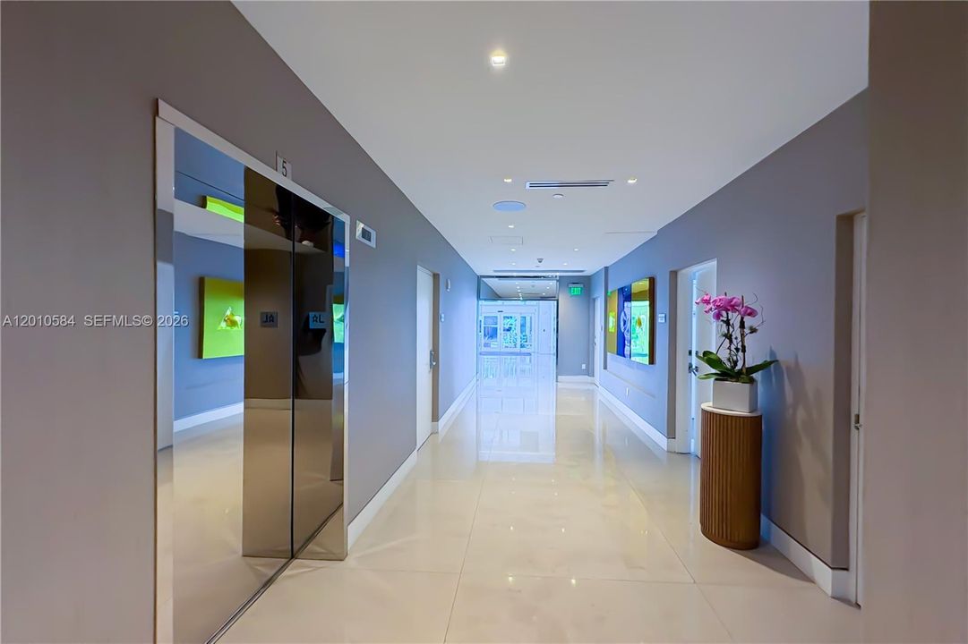 Active With Contract: $5,000 (1 beds, 1 baths, 776 Square Feet)