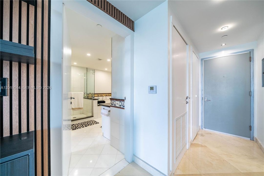 Active With Contract: $5,000 (1 beds, 1 baths, 776 Square Feet)
