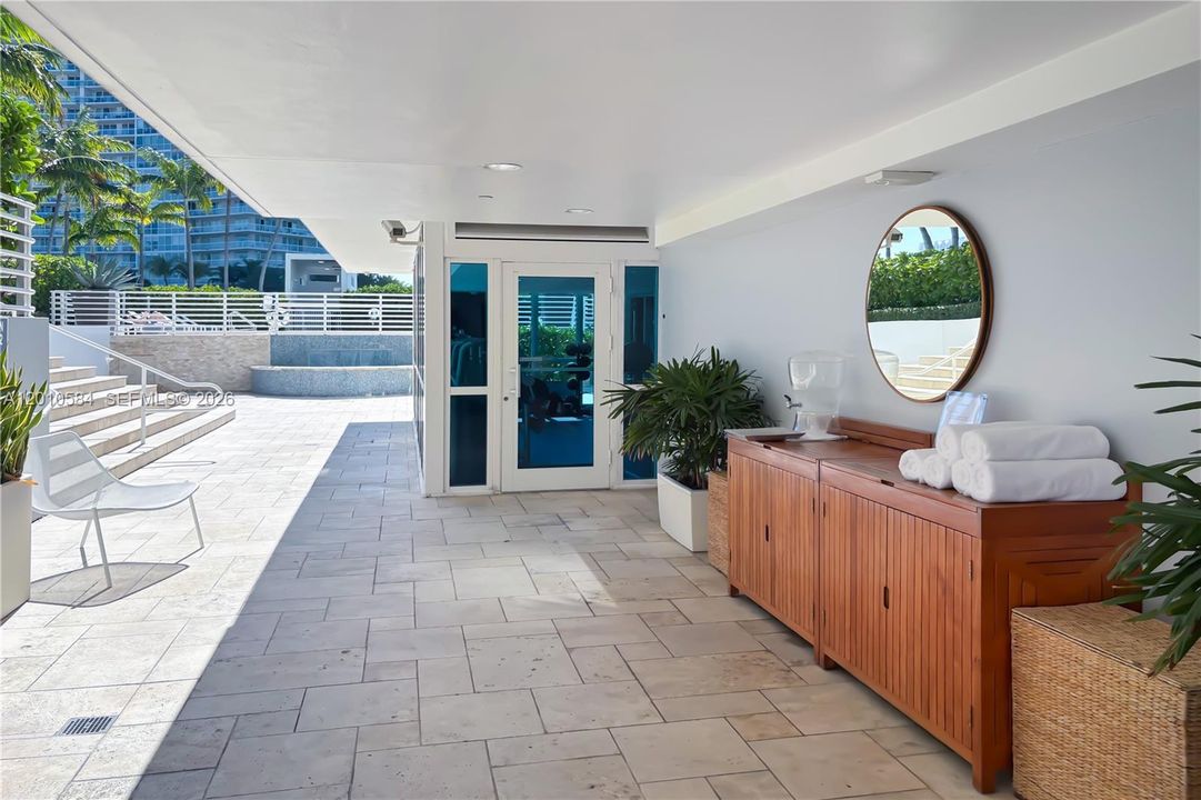 Active With Contract: $5,000 (1 beds, 1 baths, 776 Square Feet)