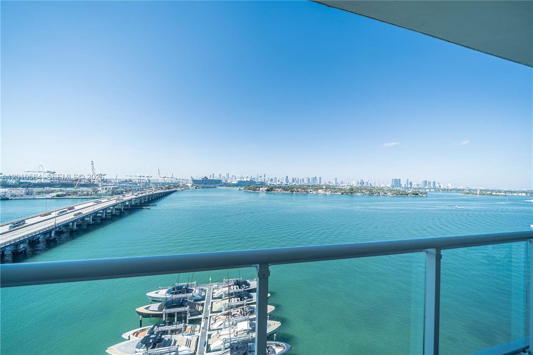 Active With Contract: $5,000 (1 beds, 1 baths, 776 Square Feet)