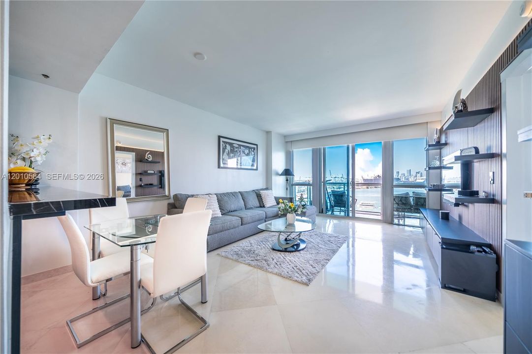 Active With Contract: $5,000 (1 beds, 1 baths, 776 Square Feet)