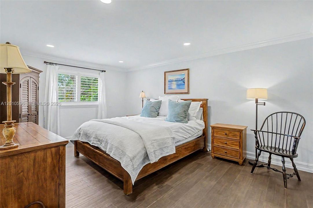 Activo con contrato: $825,000 (4 camas, 2 baños, 2476 Pies cuadrados)