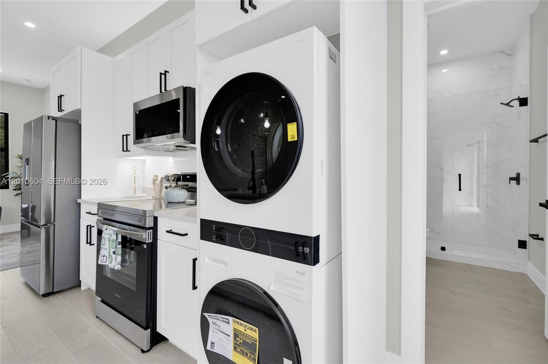 На продажу: $268,000 (3 спален, 3 ванн, 1061 Квадратных фут)