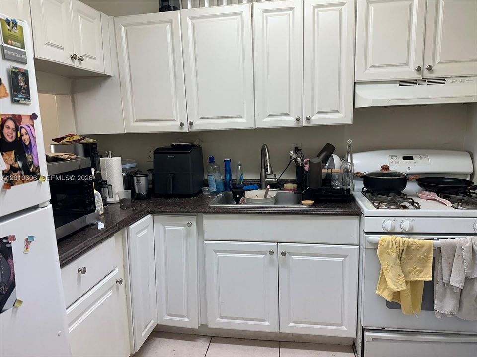 Недавно арендовано: $1,900 (1 спален, 1 ванн, 840 Квадратных фут)