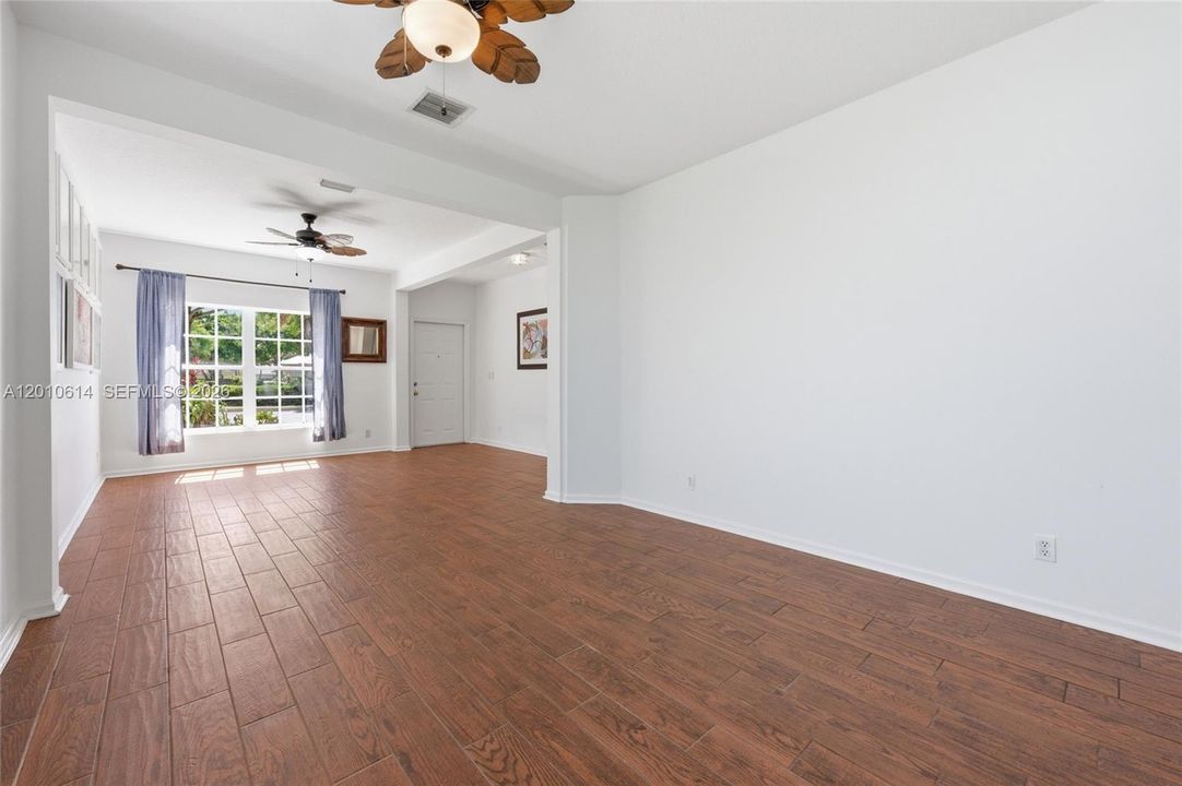 For Sale: $599,999 (4 beds, 2 baths, 2353 Square Feet)