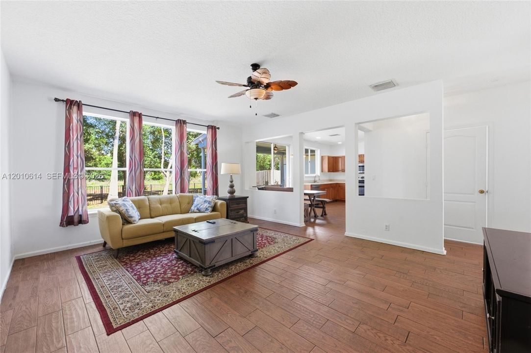 For Sale: $599,999 (4 beds, 2 baths, 2353 Square Feet)