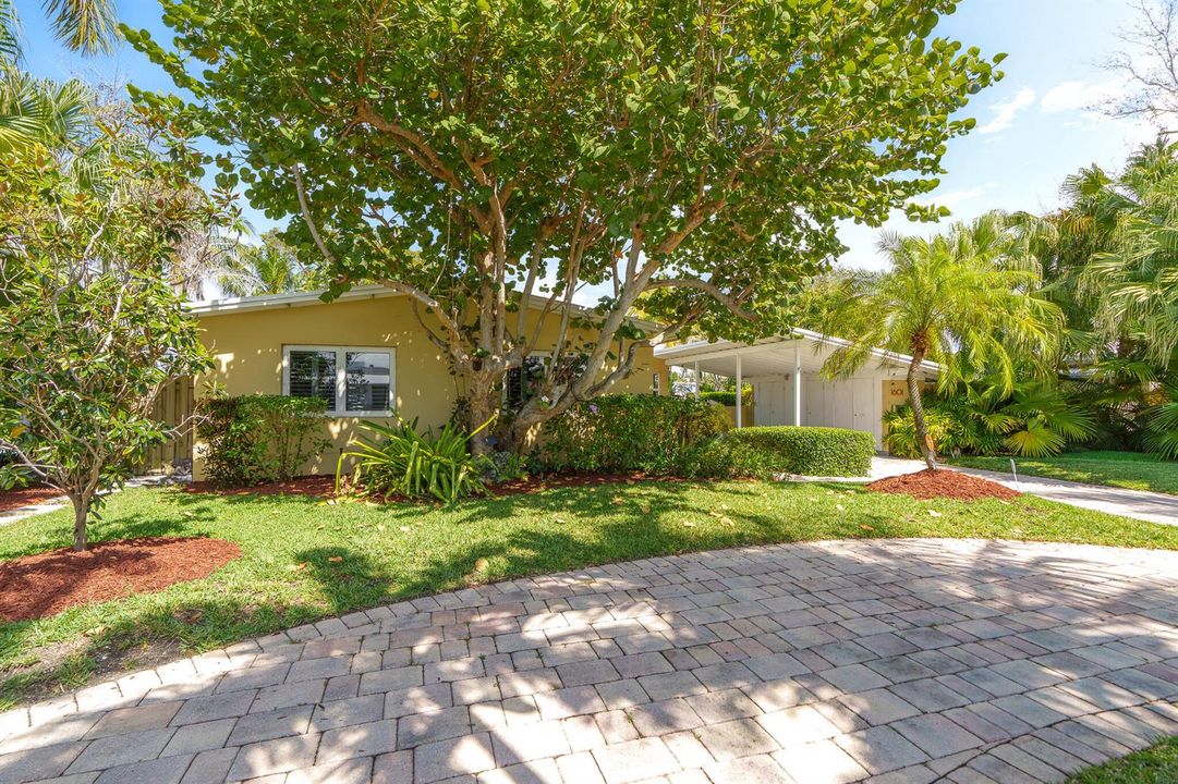Circular paved driveway