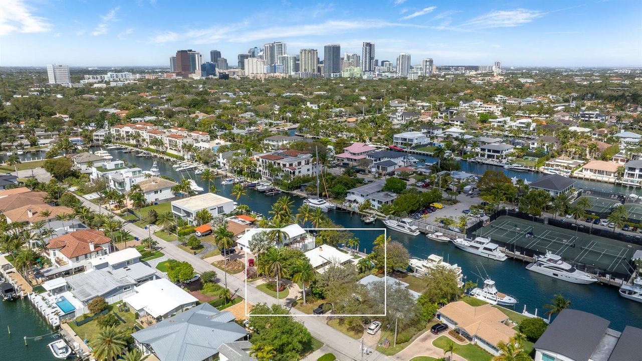 Minutes from Downtown Fort Lauderdale