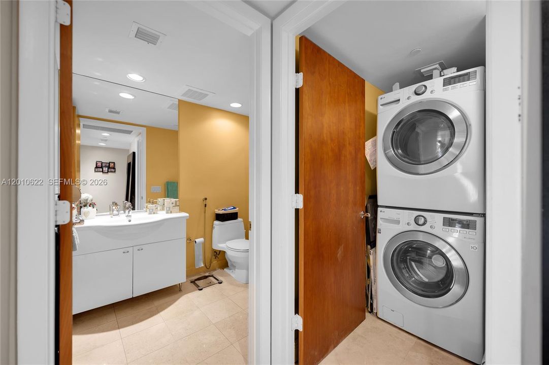 For Sale: $1,445,000 (3 beds, 2 baths, 1782 Square Feet)