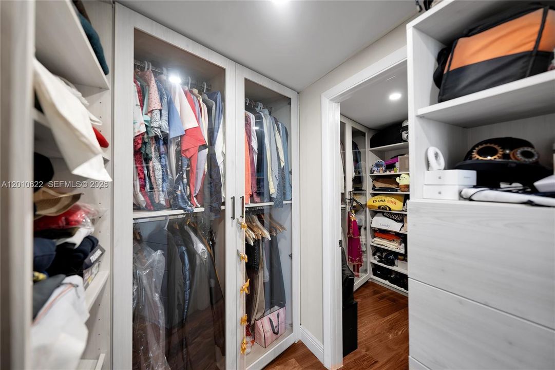 For Sale: $1,445,000 (3 beds, 2 baths, 1782 Square Feet)