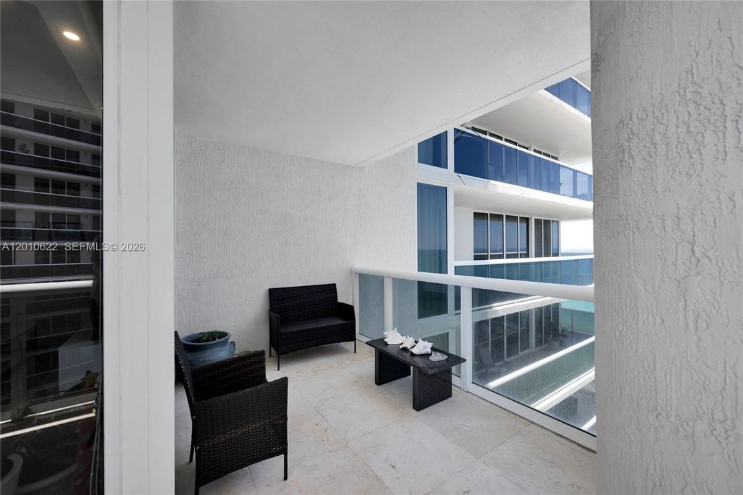 For Sale: $1,445,000 (3 beds, 2 baths, 1782 Square Feet)