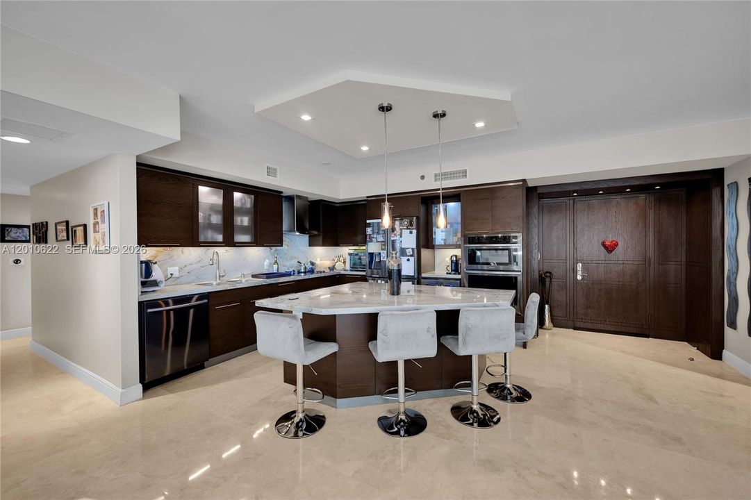 For Sale: $1,445,000 (3 beds, 2 baths, 1782 Square Feet)