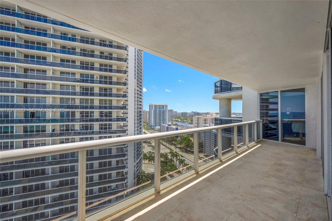 For Sale: $1,445,000 (3 beds, 2 baths, 1782 Square Feet)