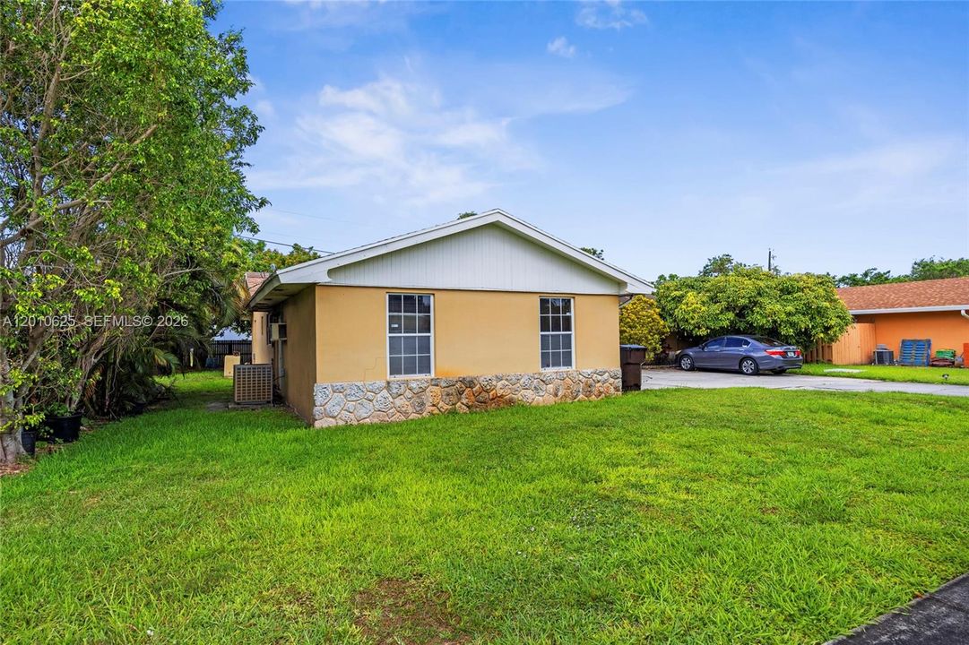 For Sale: $590,000 (3 beds, 2 baths, 1920 Square Feet)