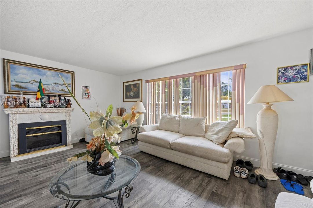 For Sale: $590,000 (3 beds, 2 baths, 1920 Square Feet)