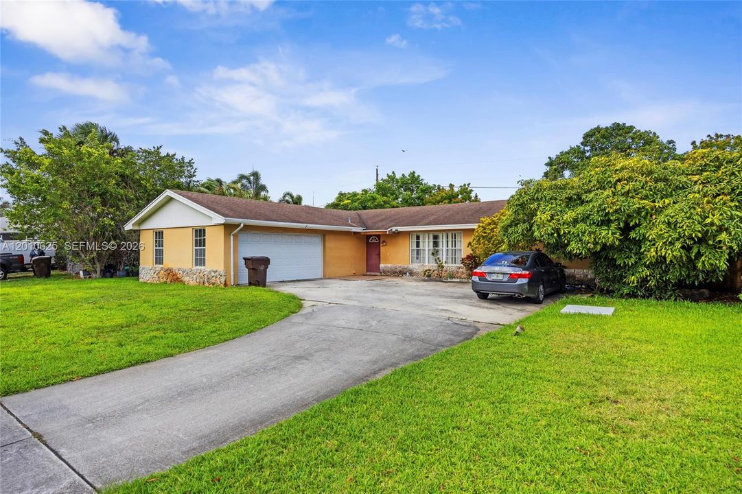 For Sale: $590,000 (3 beds, 2 baths, 1920 Square Feet)