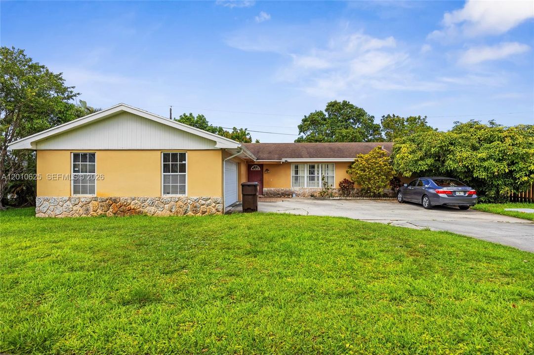 For Sale: $590,000 (3 beds, 2 baths, 1920 Square Feet)