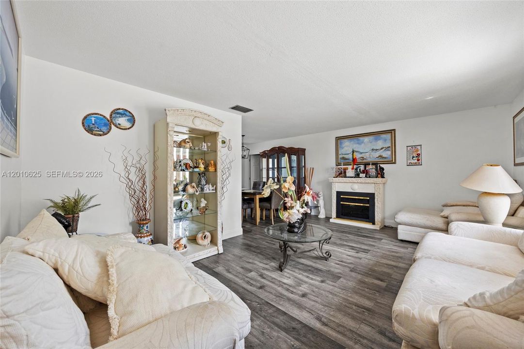 For Sale: $590,000 (3 beds, 2 baths, 1920 Square Feet)