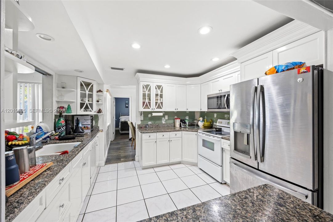 For Sale: $590,000 (3 beds, 2 baths, 1920 Square Feet)