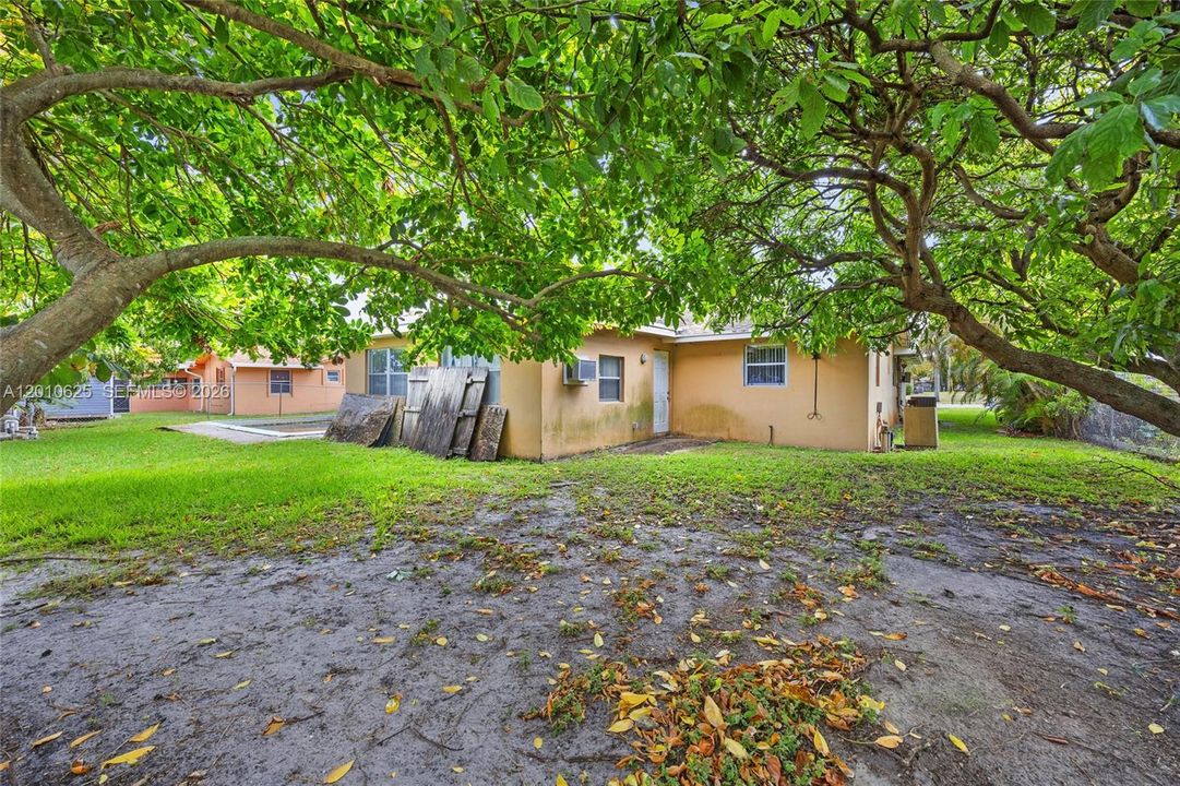 For Sale: $590,000 (3 beds, 2 baths, 1920 Square Feet)