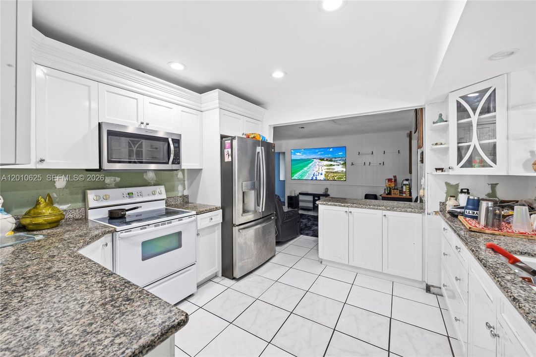 For Sale: $590,000 (3 beds, 2 baths, 1920 Square Feet)