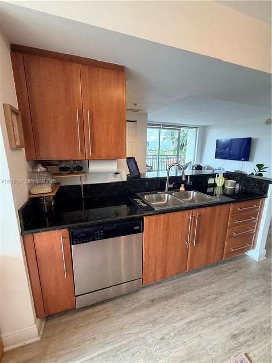 Vendido Recientemente: $525,000 (2 camas, 2 baños, 1242 Pies cuadrados)