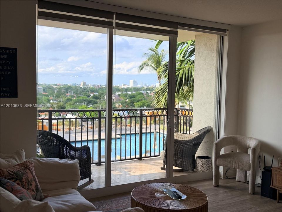 Vendido Recientemente: $525,000 (2 camas, 2 baños, 1242 Pies cuadrados)