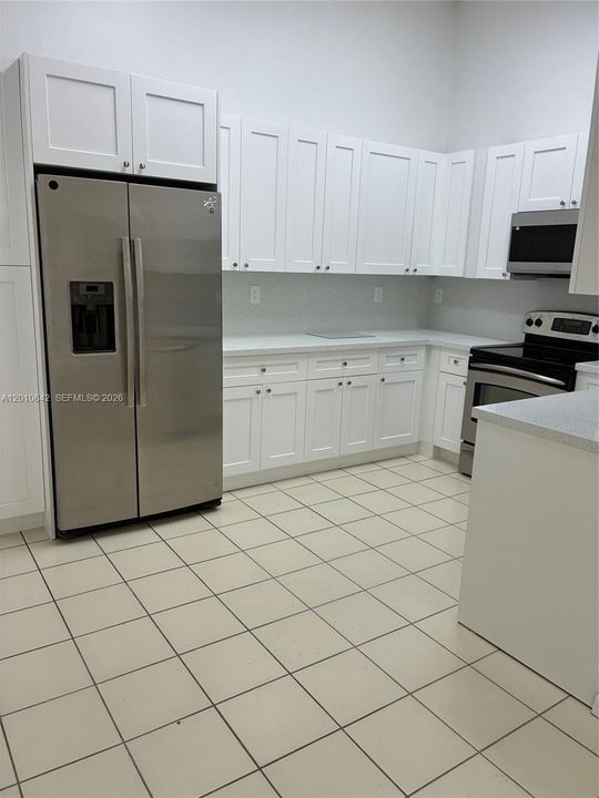 Active With Contract: $2,300 (2 beds, 2 baths, 0 Square Feet)