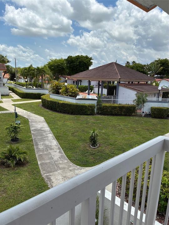 Active With Contract: $2,300 (2 beds, 2 baths, 0 Square Feet)