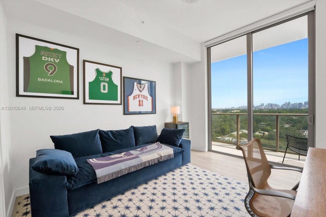 For Sale: $1,950,000 (2 beds, 2 baths, 1274 Square Feet)