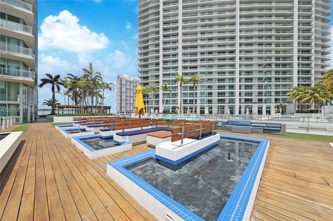 Activo con contrato: $1,490,000 (2 camas, 2 baños, 2048 Pies cuadrados)