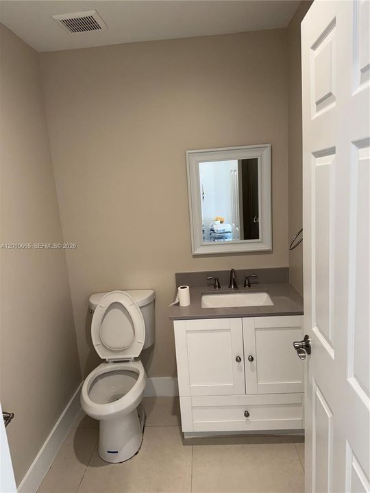 В аренду: $4,850 (3 спален, 3 ванн, 4491 Квадратных фут)