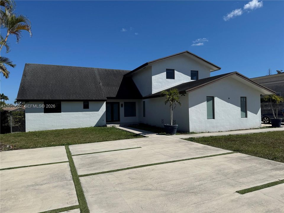 В аренду: $4,850 (3 спален, 3 ванн, 4491 Квадратных фут)