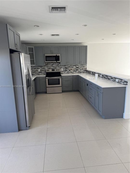 В аренду: $4,850 (3 спален, 3 ванн, 4491 Квадратных фут)