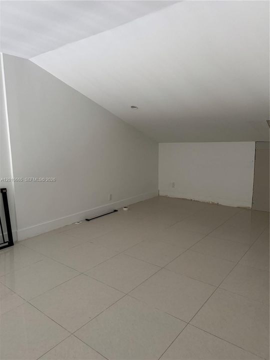 В аренду: $4,850 (3 спален, 3 ванн, 4491 Квадратных фут)
