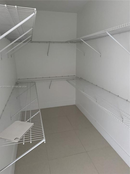 В аренду: $4,850 (3 спален, 3 ванн, 4491 Квадратных фут)