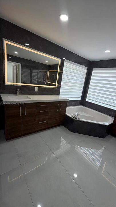 Active With Contract: $7,000 (5 beds, 3 baths, 3378 Square Feet)
