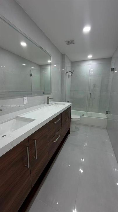 Active With Contract: $7,000 (5 beds, 3 baths, 3378 Square Feet)