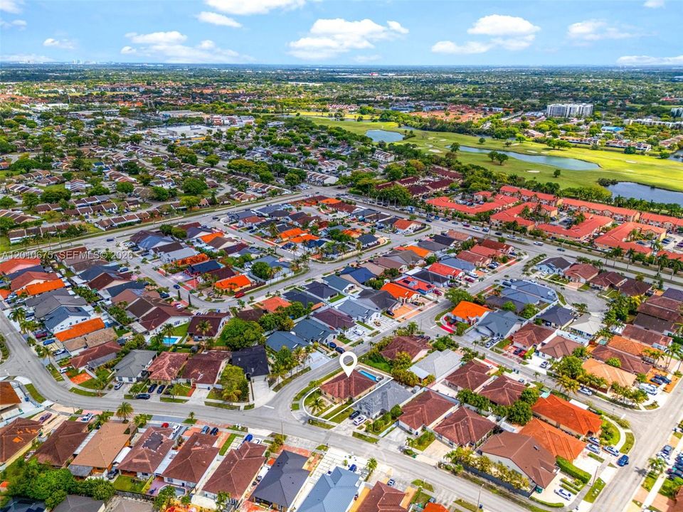 Недавно продано: $574,950 (3 спален, 2 ванн, 1665 Квадратных фут)
