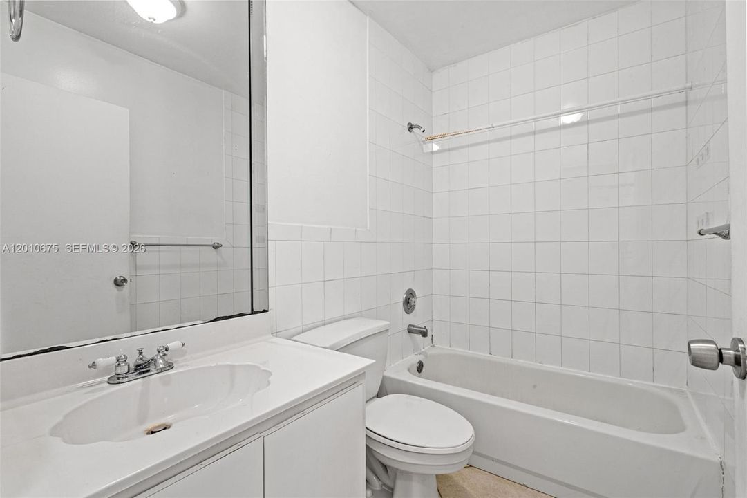 Недавно продано: $574,950 (3 спален, 2 ванн, 1665 Квадратных фут)