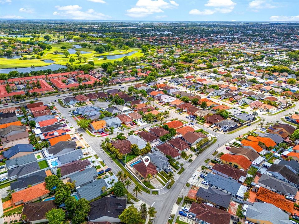 Недавно продано: $574,950 (3 спален, 2 ванн, 1665 Квадратных фут)