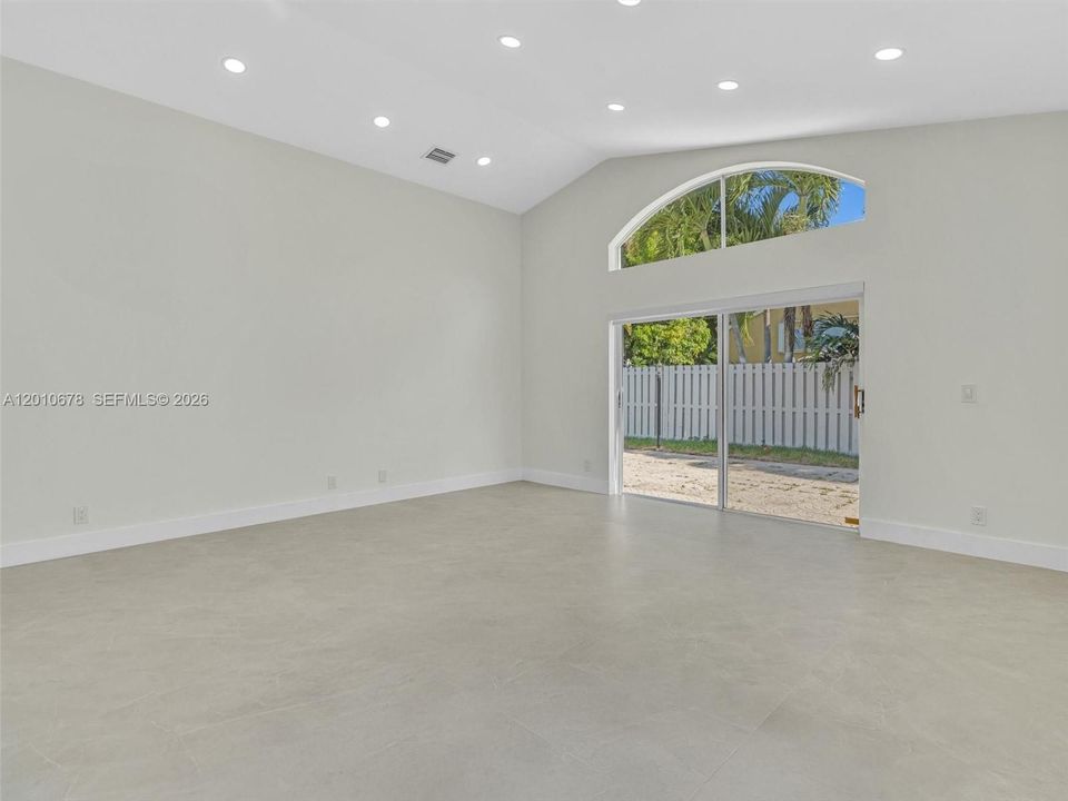 Recently Rented: $6,250 (4 beds, 3 baths, 1824 Square Feet)
