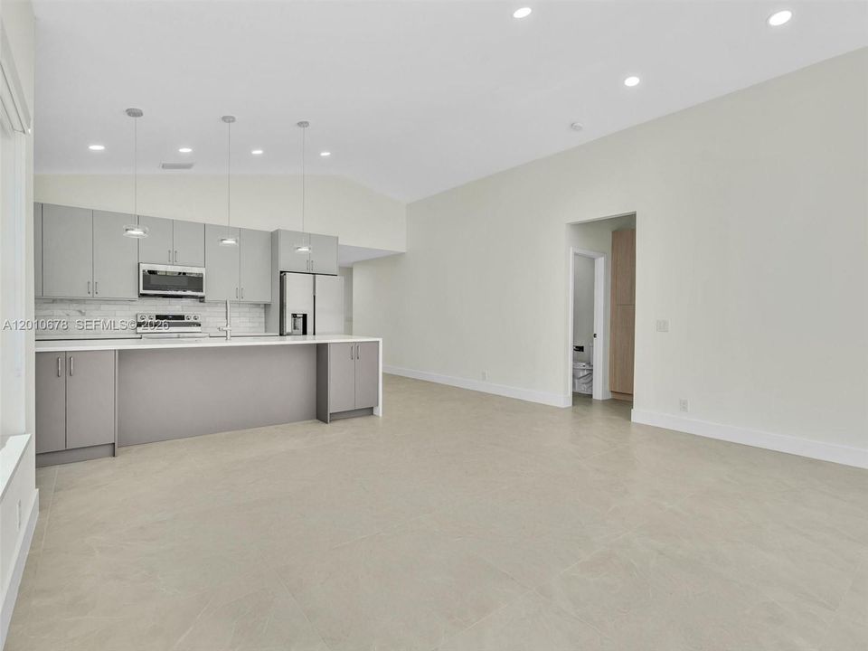 Recently Rented: $6,250 (4 beds, 3 baths, 1824 Square Feet)