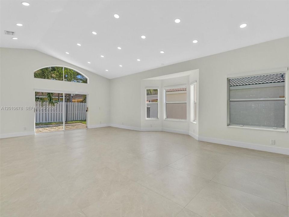 Recently Rented: $6,250 (4 beds, 3 baths, 1824 Square Feet)