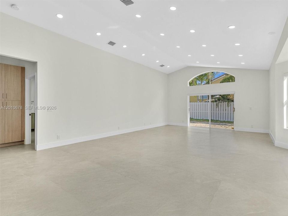 Recently Rented: $6,250 (4 beds, 3 baths, 1824 Square Feet)