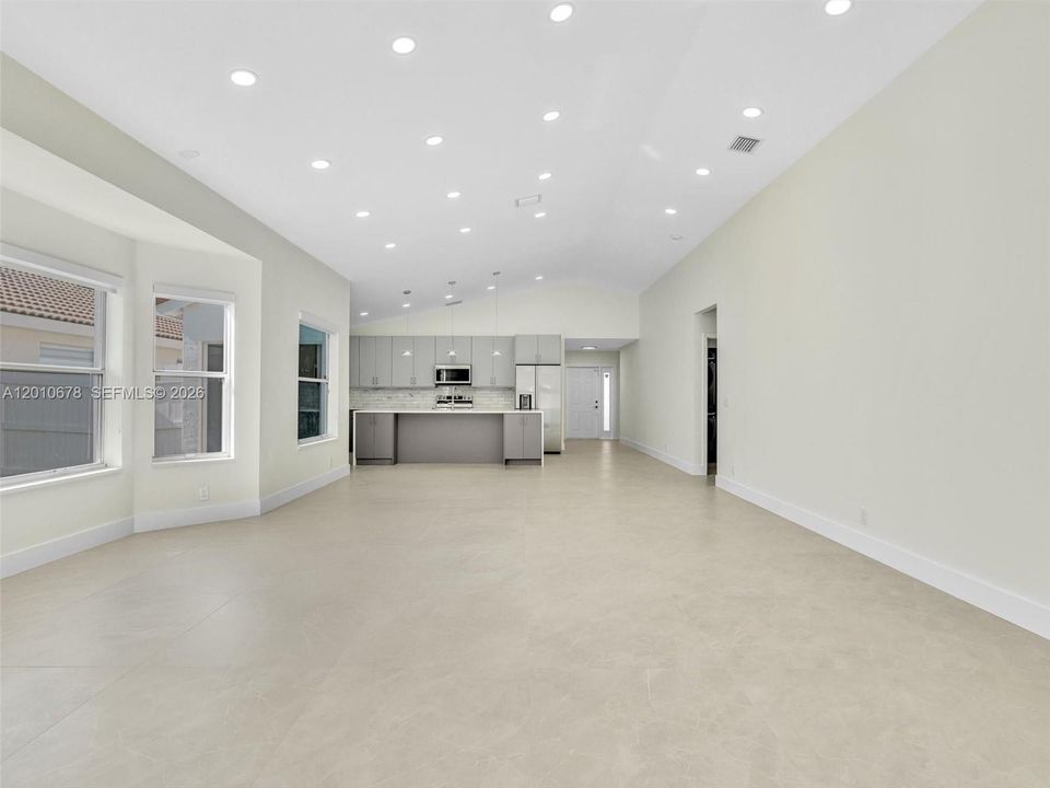 Recently Rented: $6,250 (4 beds, 3 baths, 1824 Square Feet)